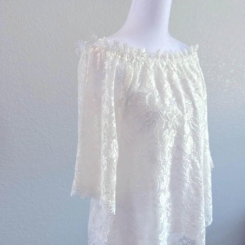 White Ruffled On/Off-Shoulder Blouse with Lace XL - Picture 5 of 6